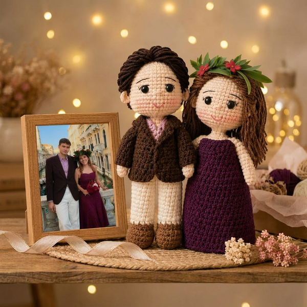 Custom couple portrait dolls lifestyle